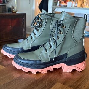Sorel/Free People collab Olive and Black Lace Up Boots